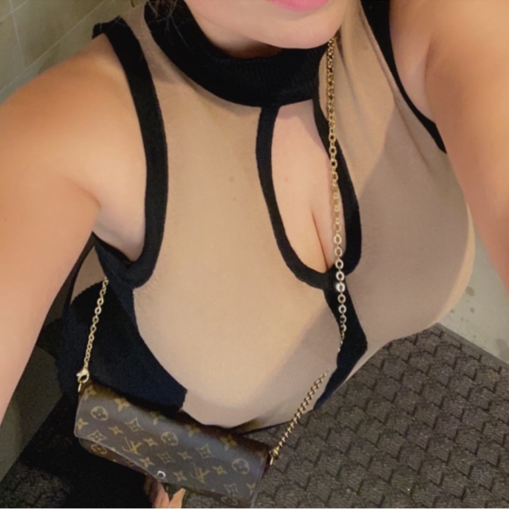 Cache Tan and Black Keyhole Tank Top - Picture 5 of 5